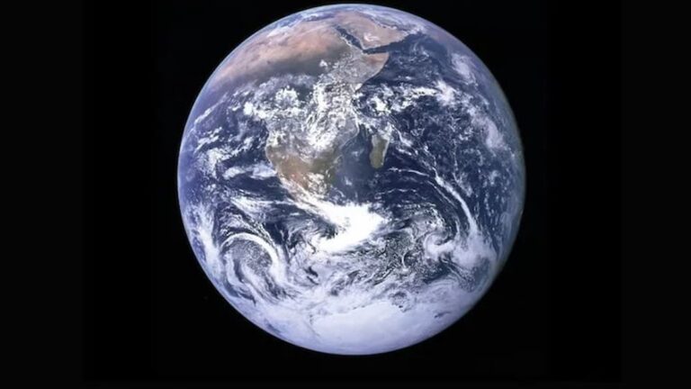 Konec 24 hodinového dne? Planeta Země zažije 25 hodin denně