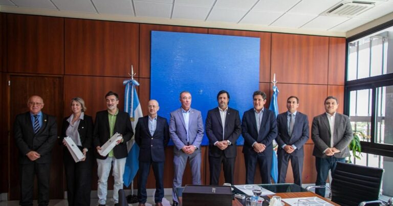 Mezinárodní projekt HERON: Nová éra vícerozměrné astronomie