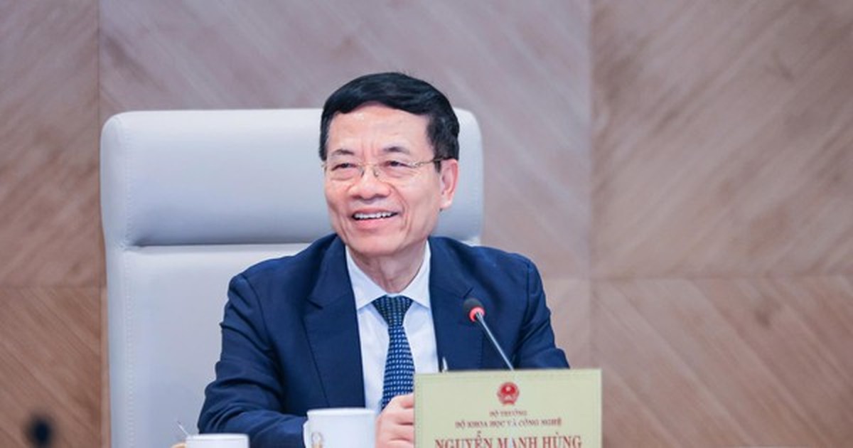 Ministr Nguyễn Mạnh Hùng: Od nynějška i obyčejní lidé mohou mít asistenta za pouhých 10 USD