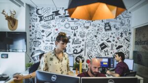 Nové AI pracovní pozice: Jak vznikají a jaké mají platy