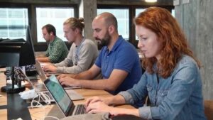 Průměrný plat 56 tisíc šekelů měsíčně: sektor AI, který exploduje v hi-tech