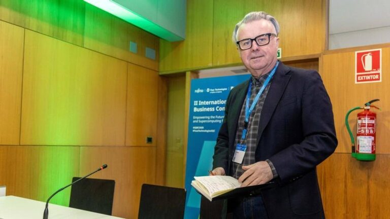 Santiago: Vize Johna Walshe o budoucnosti kvantové technologie v Galicii do roku 2030