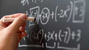 Sebestyenova věta se po 40 letech prolíná do nekonečna