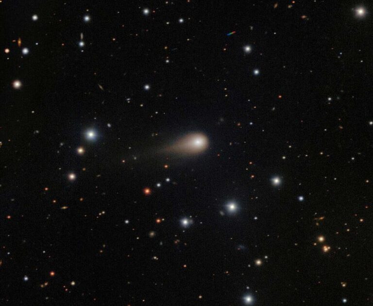 Skutečný a úplný příběh komety 3I/ATLAS k 7. prosinci