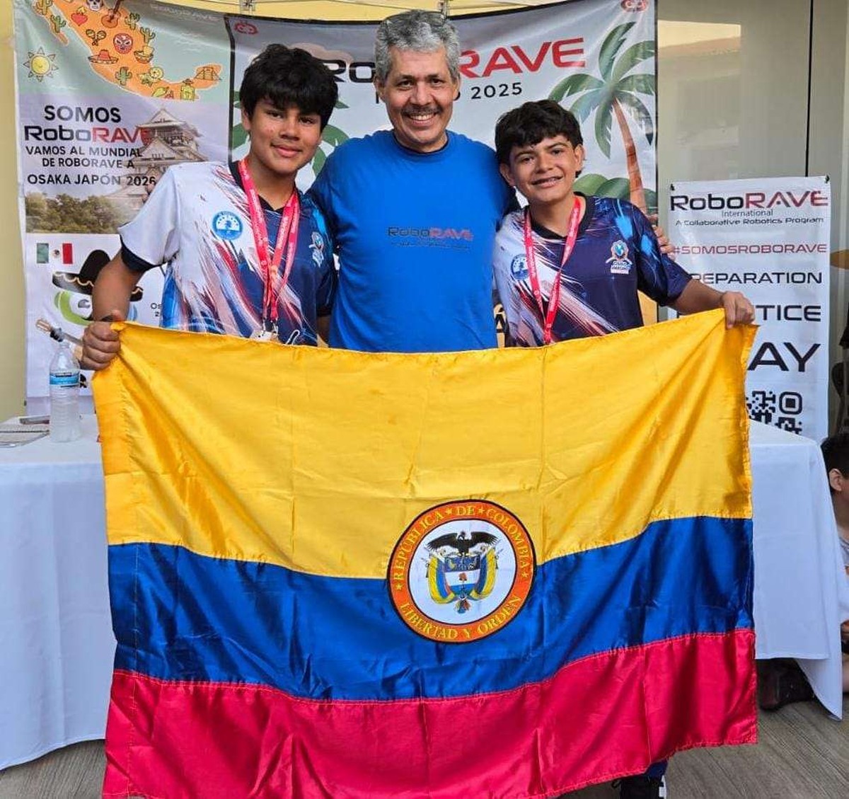Studující z Bucaramanga dosáhli vítězství na mezinárodním robotickém mistrovství v Mexiku