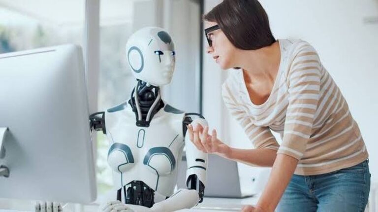 Umělá inteligence vytváří nové pracovní příležitosti s důrazem na lidské dovednosti