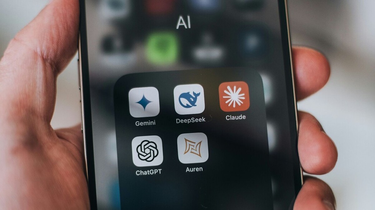 Nejen pro programátory: Povolené pracovní pozice vyžadující znalosti AI, po kterých zaměstnavatelé touží