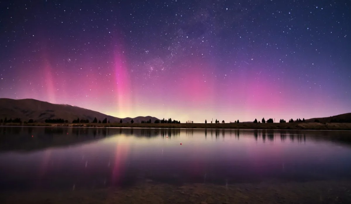 Očekávaná aurora australis nad Novým Zélandem