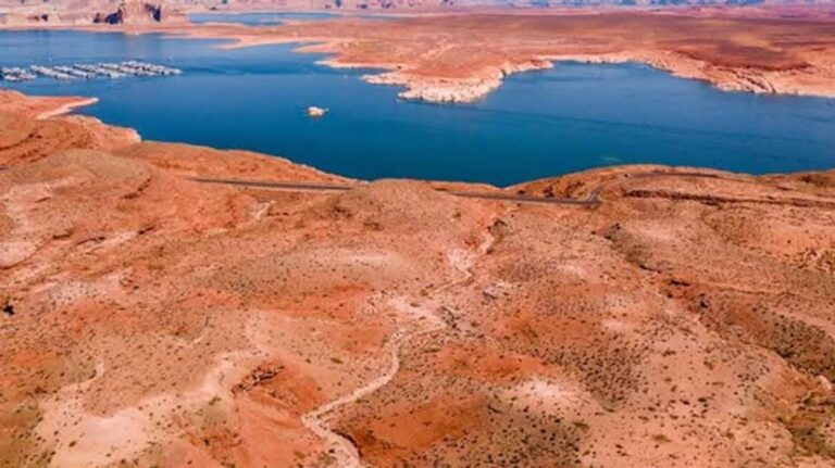 Planetičtí vědci objevili "Severní ledový oceán" na Marsu