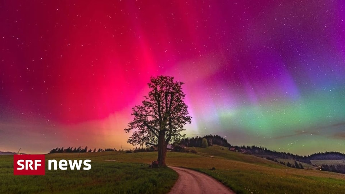 Pozorování polární záře na švýcarském nočním nebi