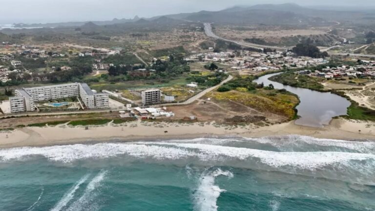 První chráněný vodní ekosystém v La Ligua: Estuár Los Molles nyní uznán jako městská mokřadní oblast