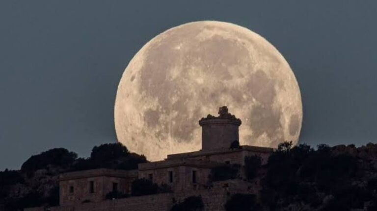 Sníh Měsíc: Co Očekávat v Únorovém Světle