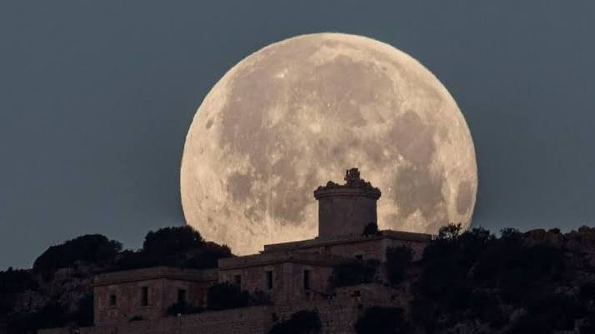 Sníh Měsíc: Co Očekávat v Únorovém Světle